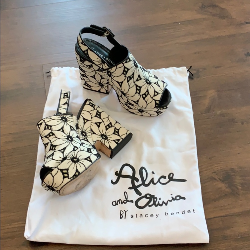 Alice & Olivia Black & White Floral Print Wedges